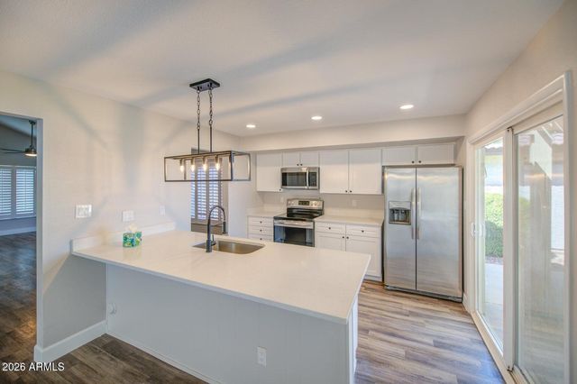 12243 S CHIPPEWA Drive, Phoenix, AZ 85044