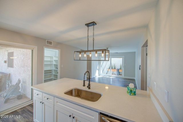 12243 S CHIPPEWA Drive, Phoenix, AZ 85044