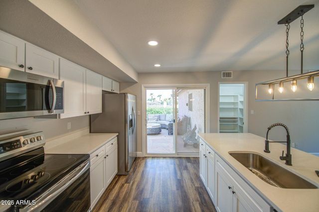 12243 S CHIPPEWA Drive, Phoenix, AZ 85044