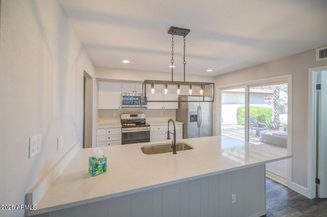 12243 S CHIPPEWA Drive, Phoenix, AZ 85044