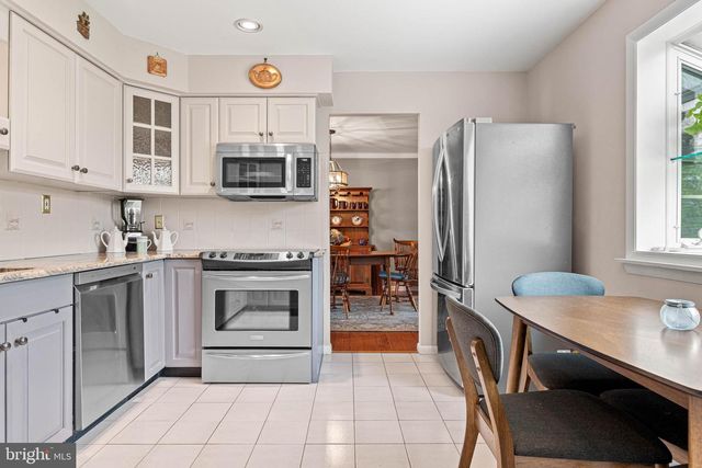 3307 WINDSOR DR, Norristown, PA 19403