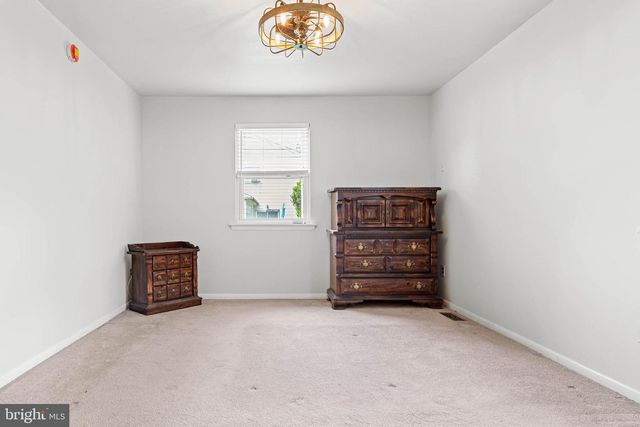 3307 WINDSOR DR, Norristown, PA 19403