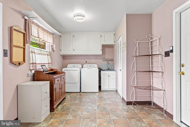 3307 WINDSOR DR, Norristown, PA 19403