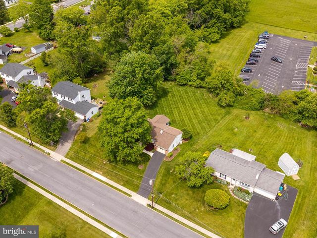 3307 WINDSOR DR, Norristown, PA 19403