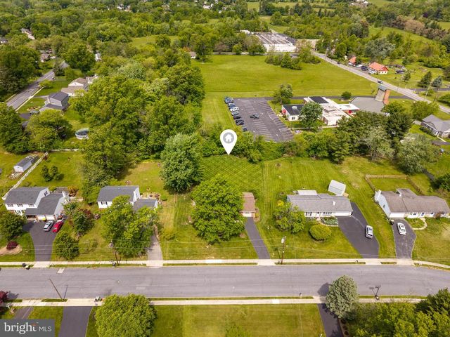3307 WINDSOR DR, Norristown, PA 19403
