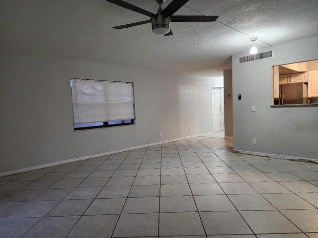 2516 S 19th Street 106, Fort Pierce, FL 34982