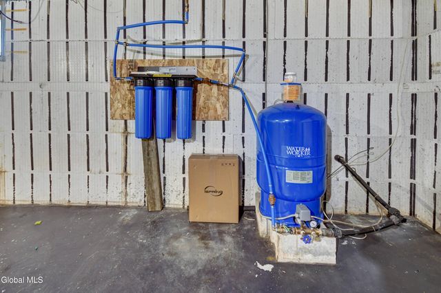 328 County Highway 137, Caroga Lake, NY 12032