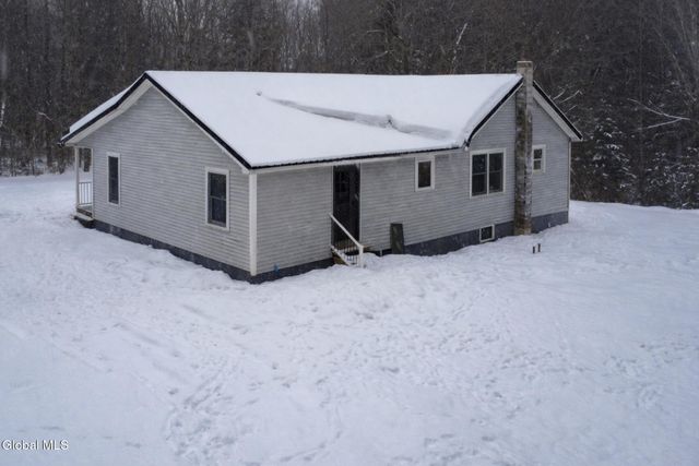 328 County Highway 137, Caroga Lake, NY 12032