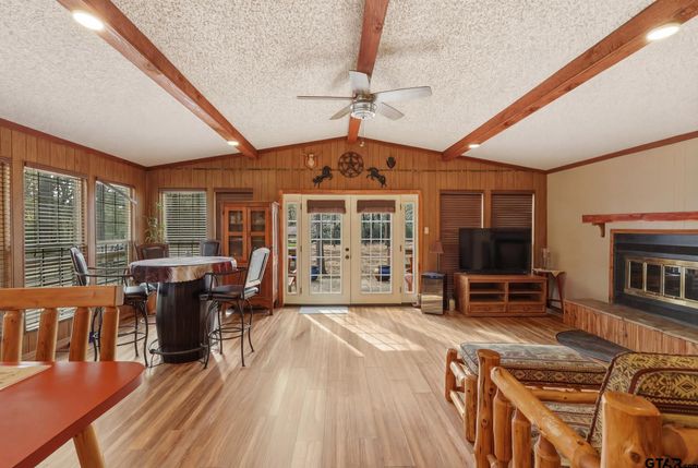 1048 W Holly Trl, Holly Lake Ranch, TX 75765