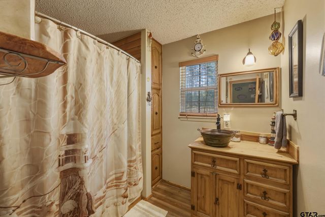 1048 W Holly Trl, Holly Lake Ranch, TX 75765