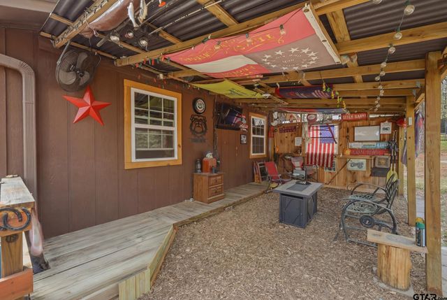 1048 W Holly Trl, Holly Lake Ranch, TX 75765