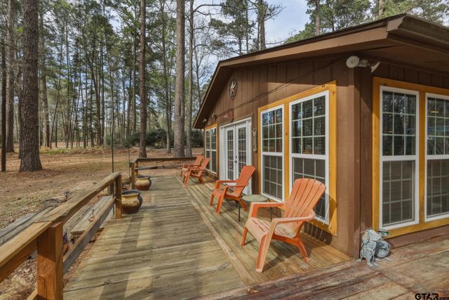 1048 W Holly Trl, Holly Lake Ranch, TX 75765