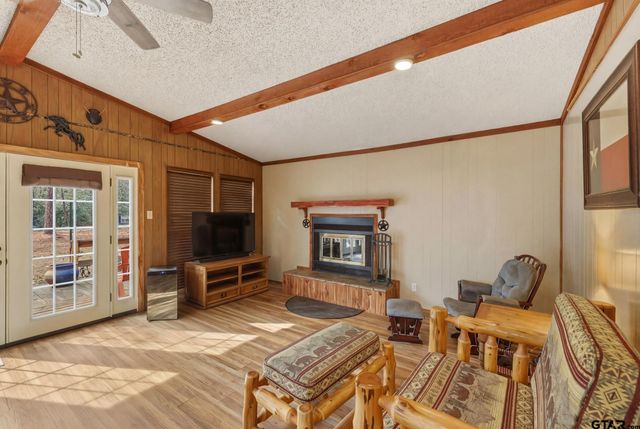 1048 W Holly Trl, Holly Lake Ranch, TX 75765