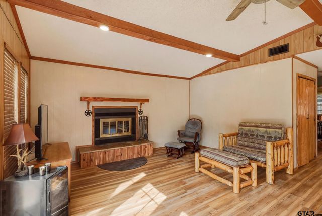 1048 W Holly Trl, Holly Lake Ranch, TX 75765