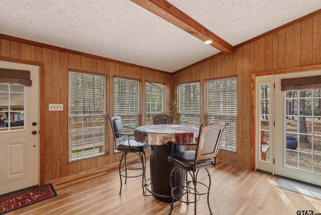 1048 W Holly Trl, Holly Lake Ranch, TX 75765