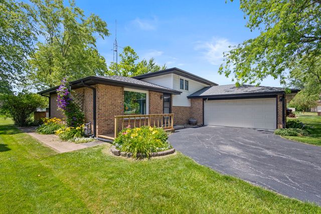 440 Manor Drive, Peotone, IL 60468