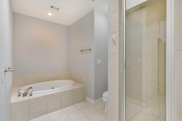 2300 FOUNDERS CIR, Spicewood, TX 78669
