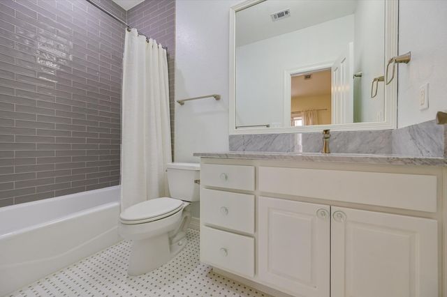 2300 FOUNDERS CIR, Spicewood, TX 78669