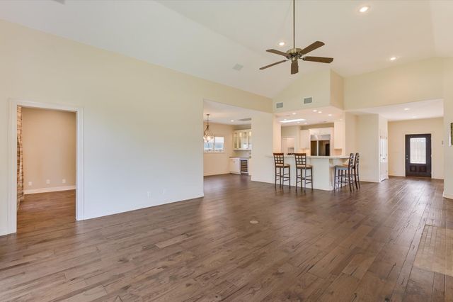 2300 FOUNDERS CIR, Spicewood, TX 78669