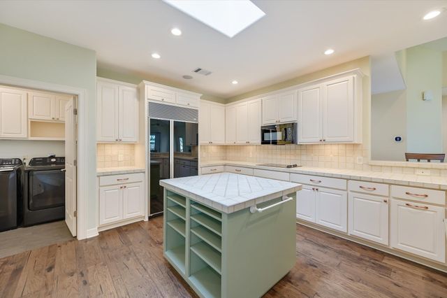 2300 FOUNDERS CIR, Spicewood, TX 78669
