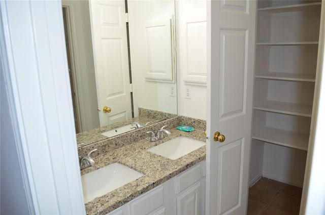 410 Annes Way, Stafford, TX 77477