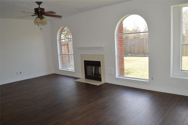 410 Annes Way, Stafford, TX 77477