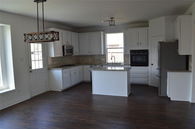 410 Annes Way, Stafford, TX 77477