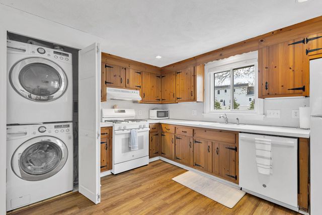 7 Oak Leaf Lane, West Dennis, MA 02670