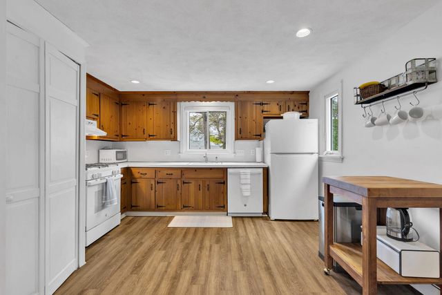 7 Oak Leaf Lane, West Dennis, MA 02670