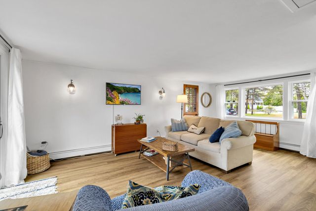 7 Oak Leaf Lane, West Dennis, MA 02670