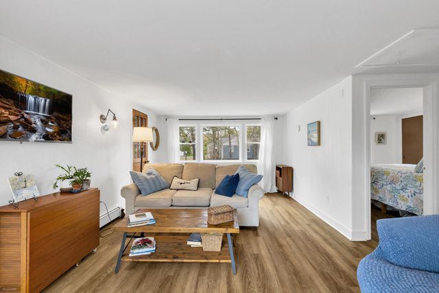 7 Oak Leaf Lane, West Dennis, MA 02670