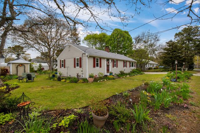 7 Oak Leaf Lane, West Dennis, MA 02670