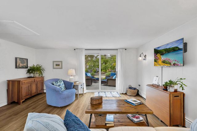 7 Oak Leaf Lane, West Dennis, MA 02670