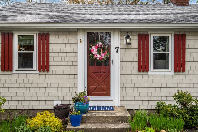 7 Oak Leaf Lane, West Dennis, MA 02670