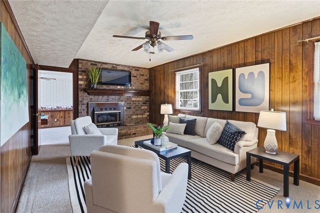 1017 Taylor Ln, Colonial Heights, VA 23834