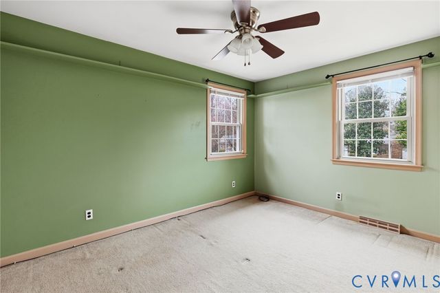 1017 Taylor Ln, Colonial Heights, VA 23834