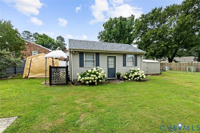 1017 Taylor Ln, Colonial Heights, VA 23834