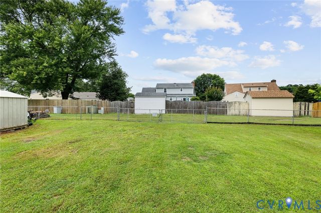 1017 Taylor Ln, Colonial Heights, VA 23834