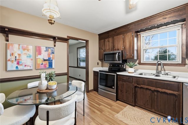 1017 Taylor Ln, Colonial Heights, VA 23834