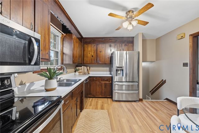 1017 Taylor Ln, Colonial Heights, VA 23834