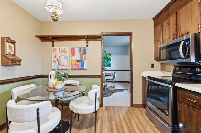 1017 Taylor Ln, Colonial Heights, VA 23834