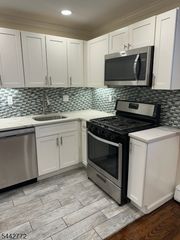 378 Valley St B3, South Orange Village Twp., NJ 07079