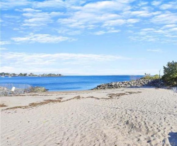 30 DAVENPORT Avenue 1B, New Rochelle, NY 10805