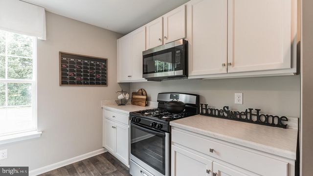 14 HALF HITCH RD, Barnegat, NJ 08005