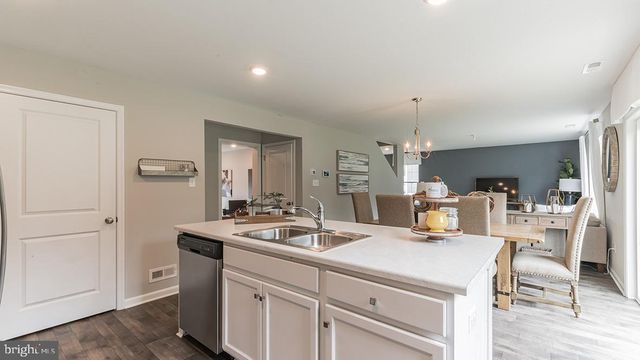 14 HALF HITCH RD, Barnegat, NJ 08005