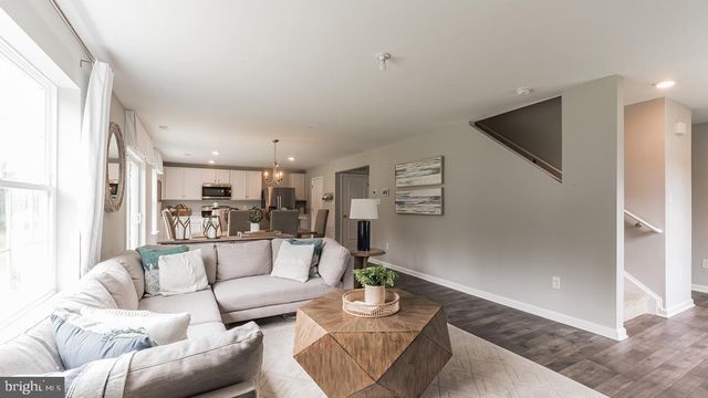 14 HALF HITCH RD, Barnegat, NJ 08005