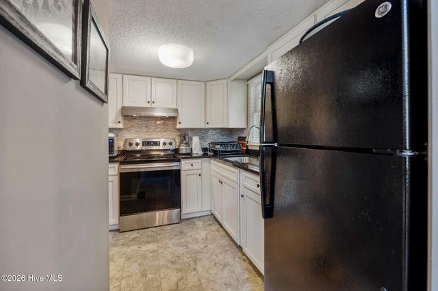 103 Round Oak Court, West End, NC 27376