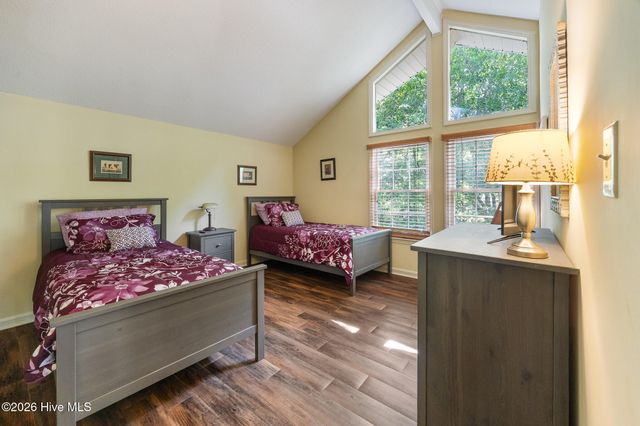 103 Round Oak Court, West End, NC 27376