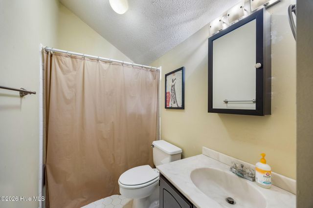 103 Round Oak Court, West End, NC 27376
