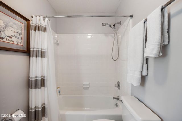 103 Round Oak Court, West End, NC 27376